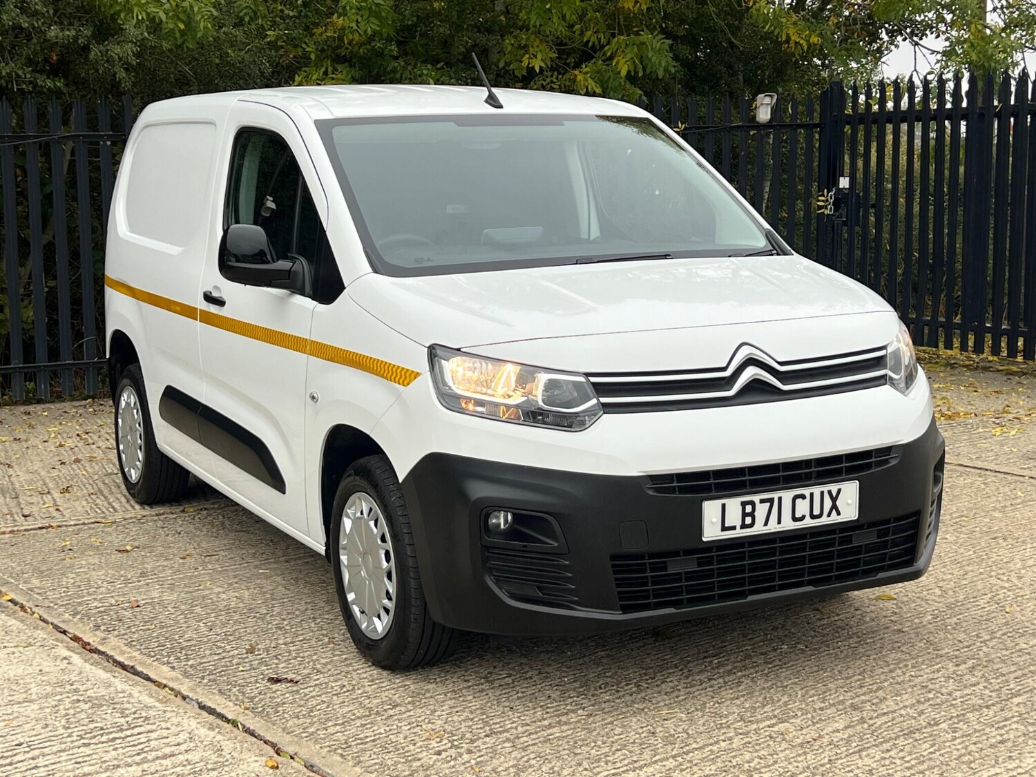 Used Citroen Berlingo 2021 for sale - 76269823: Photo 16