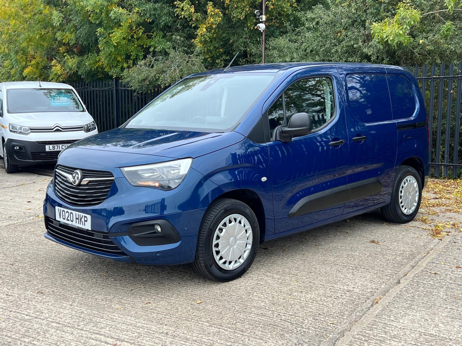 Used Vauxhall Combo 2020 for sale - 76158752: Photo 1