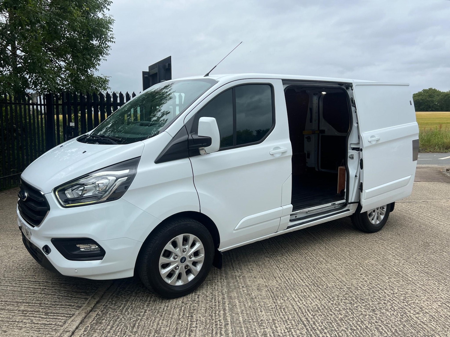 Used Ford Transit Custom 2019 for sale - 76122137: Photo 5