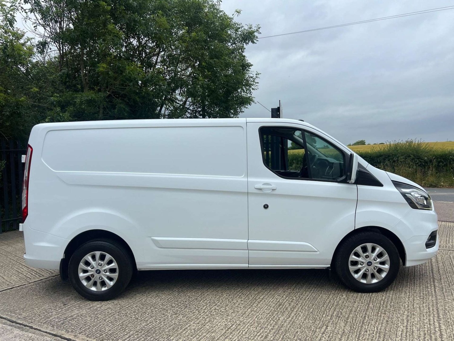 Used Ford Transit Custom 2019 for sale - 77350996: Photo 10