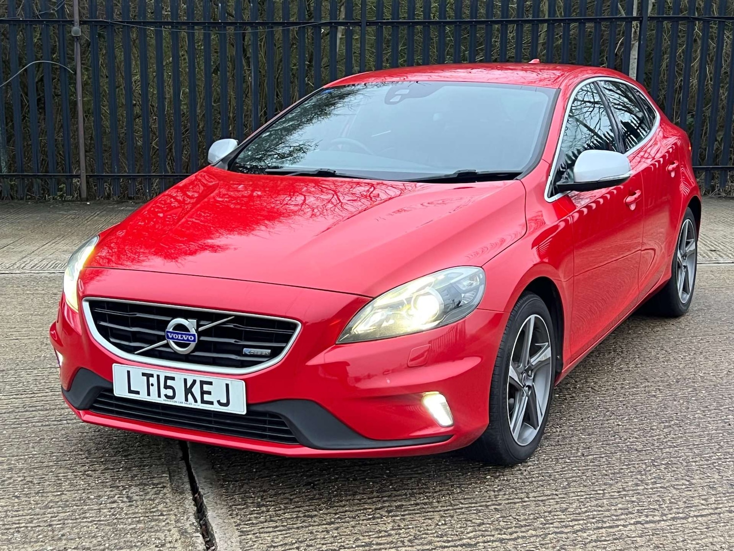 Used Volvo V40 2015 for sale - 77508810: Photo 14