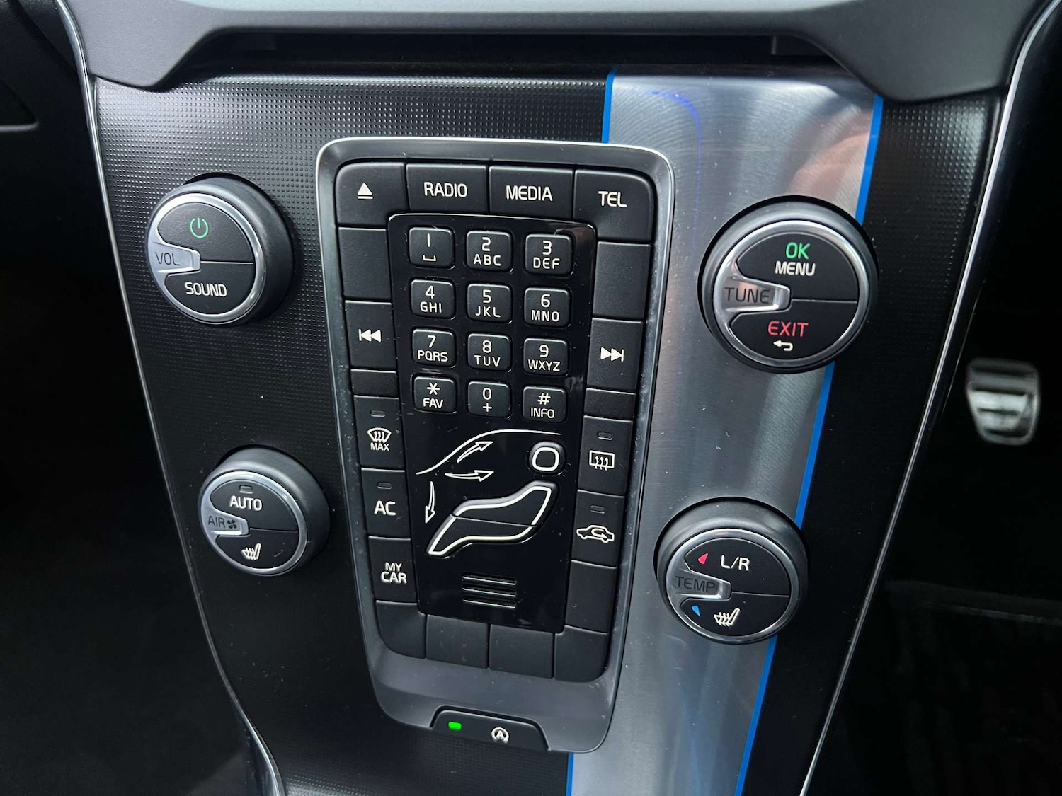 Used Volvo V40 2015 for sale - 77508810: Photo 19