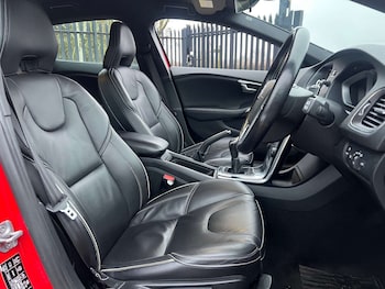 Used Volvo V40 2015 for sale - 77508810: Photo