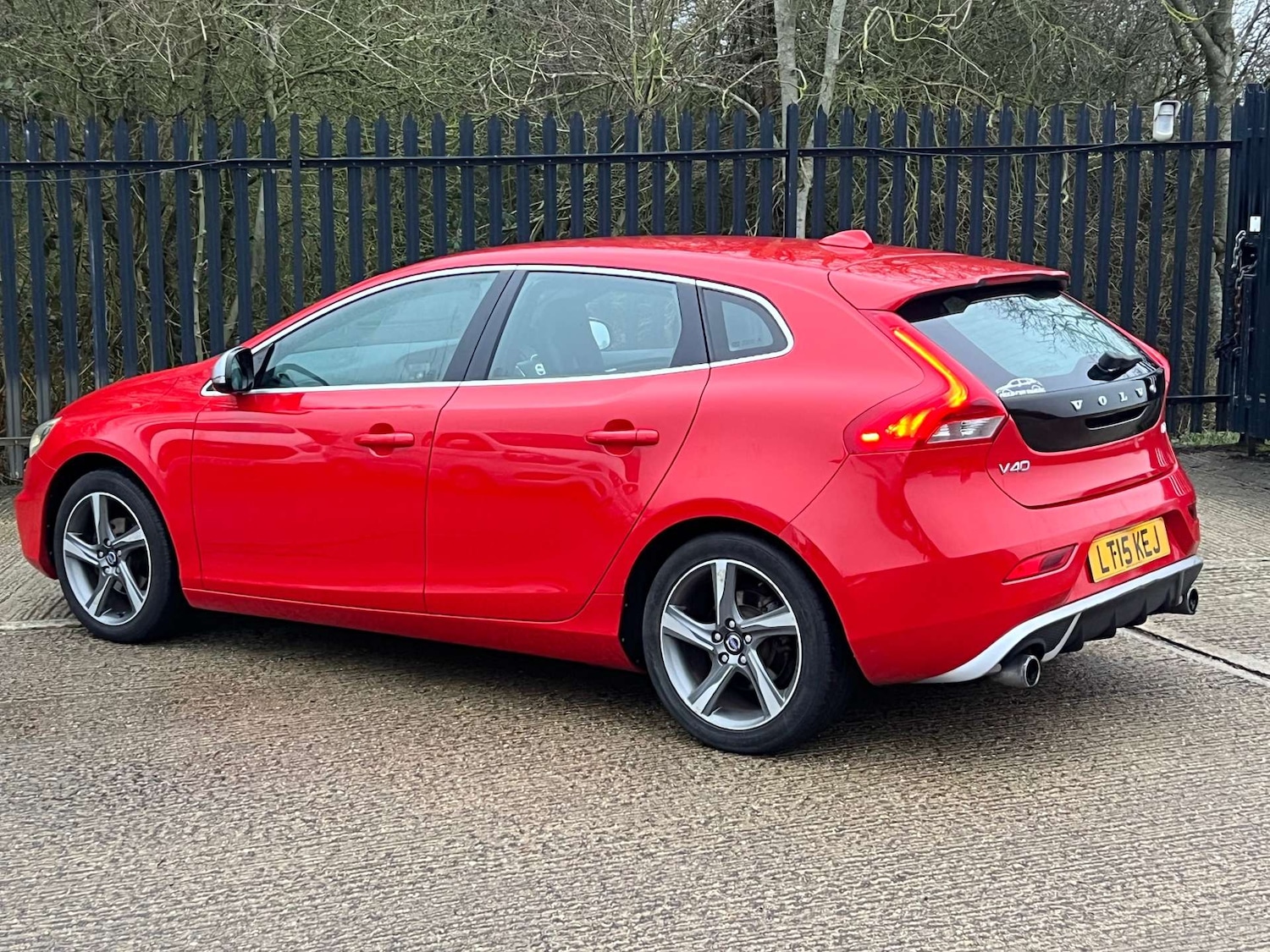 Used Volvo V40 2015 for sale - 77508810: Photo 7