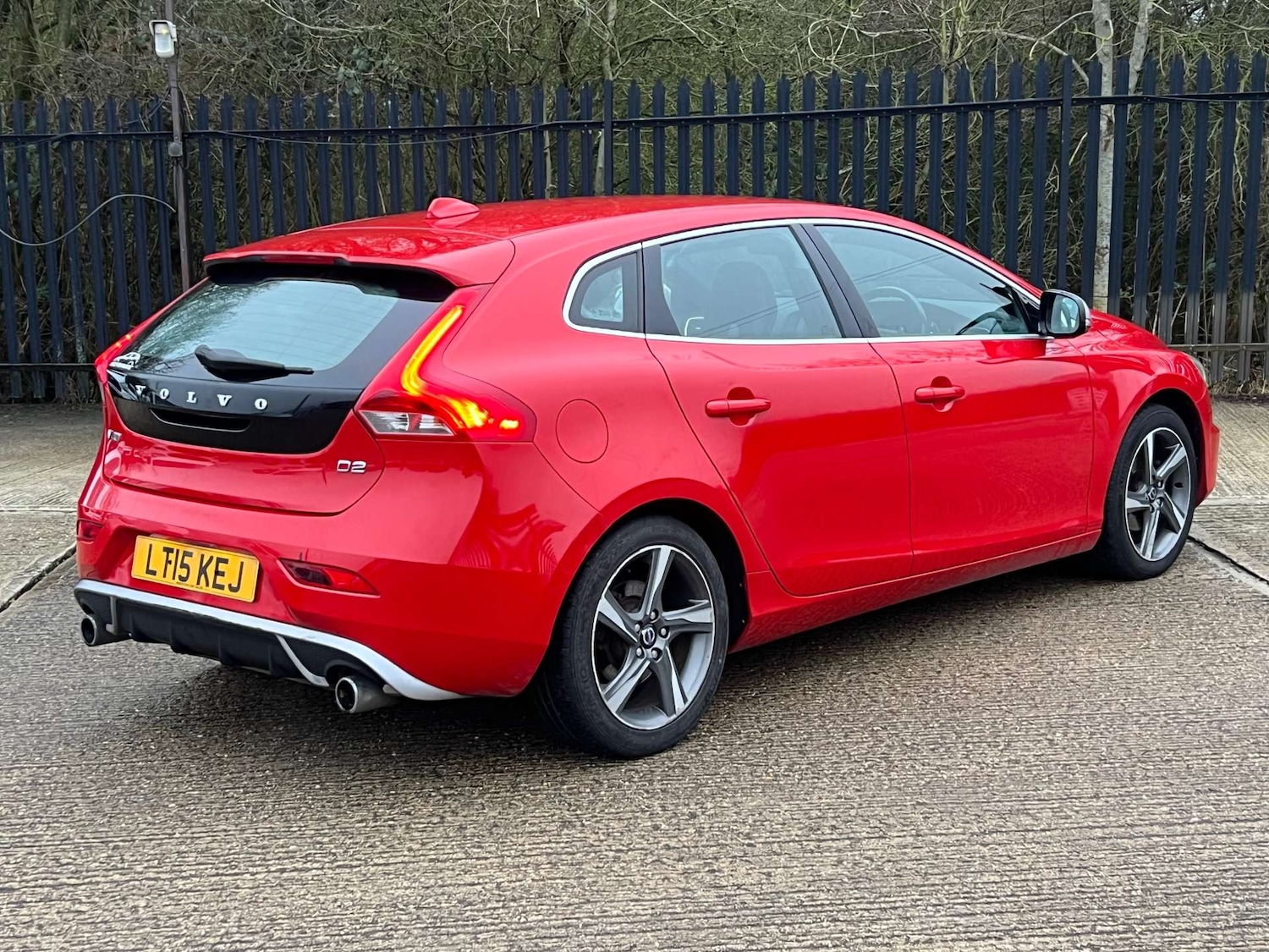 Used Volvo V40 2015 for sale - 77508810: Photo 9