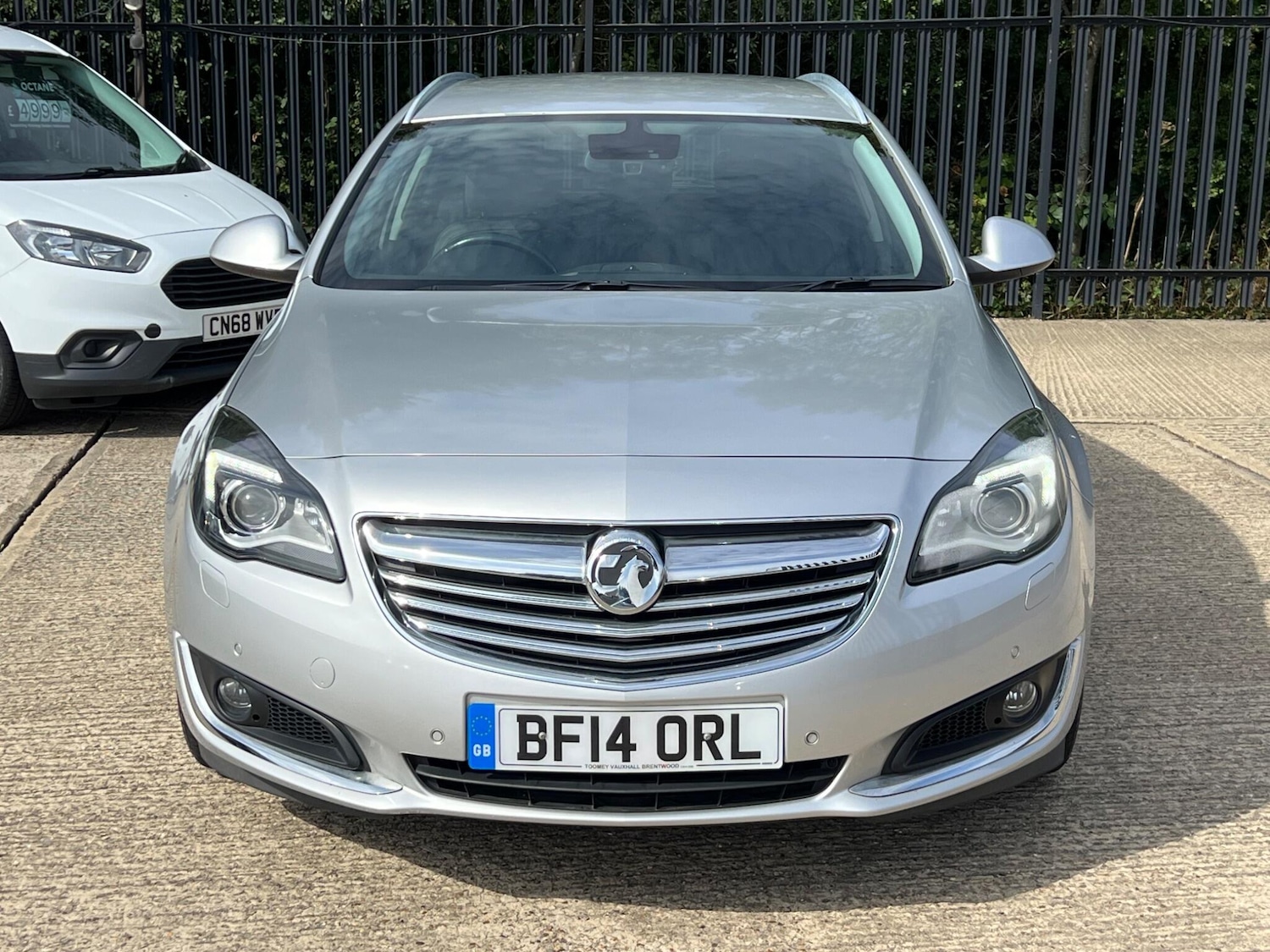 Used Vauxhall Insignia 2014 for sale - 76409065: Photo 2