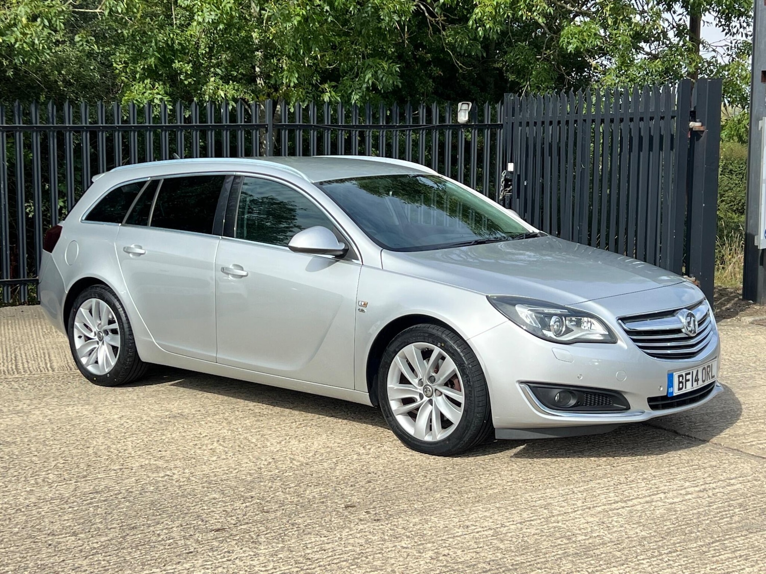 Used Vauxhall Insignia 2014 for sale - 76409065: Photo 3