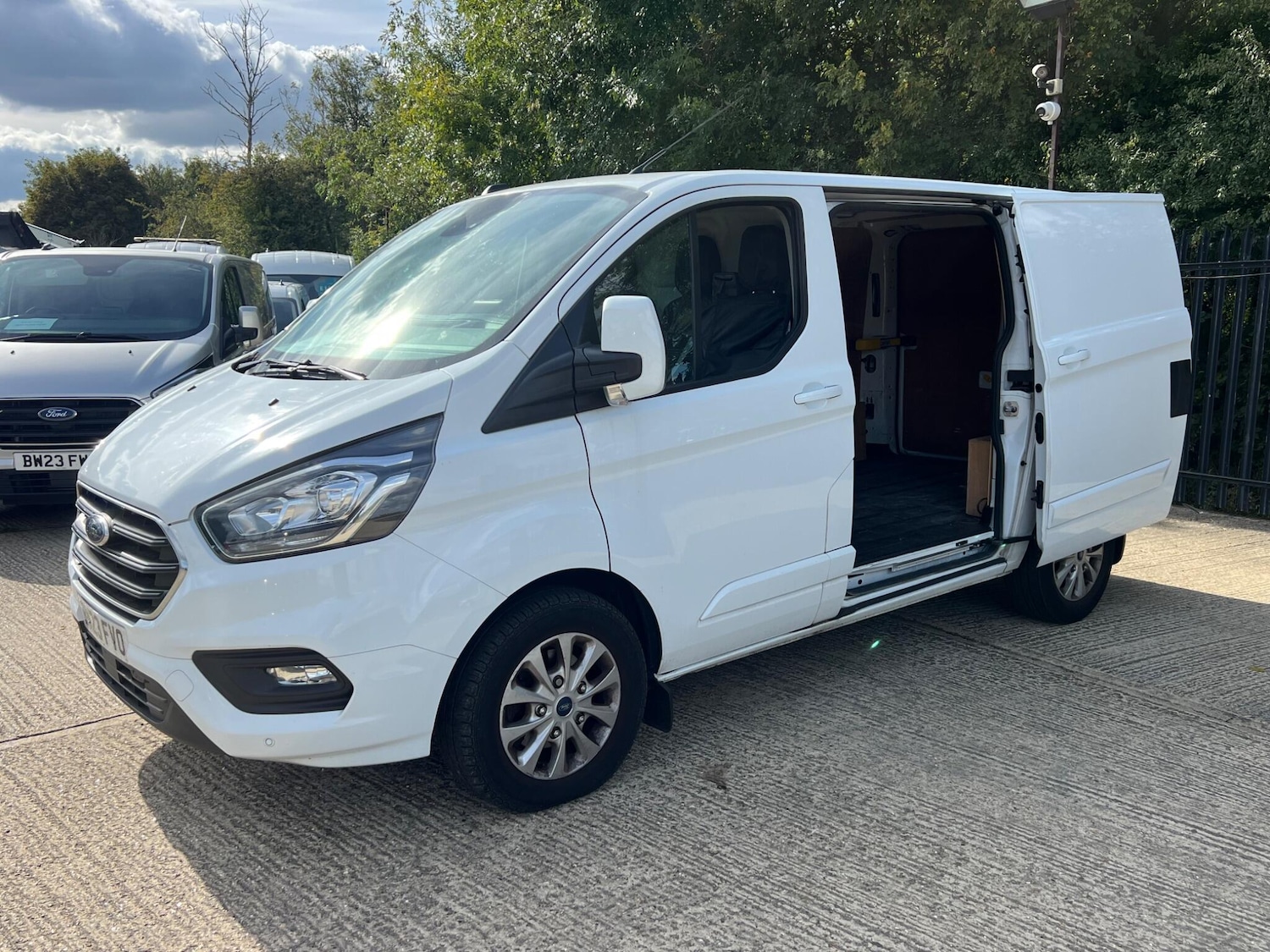 Used Ford Transit Custom 2023 for sale - 76099538: Photo 13