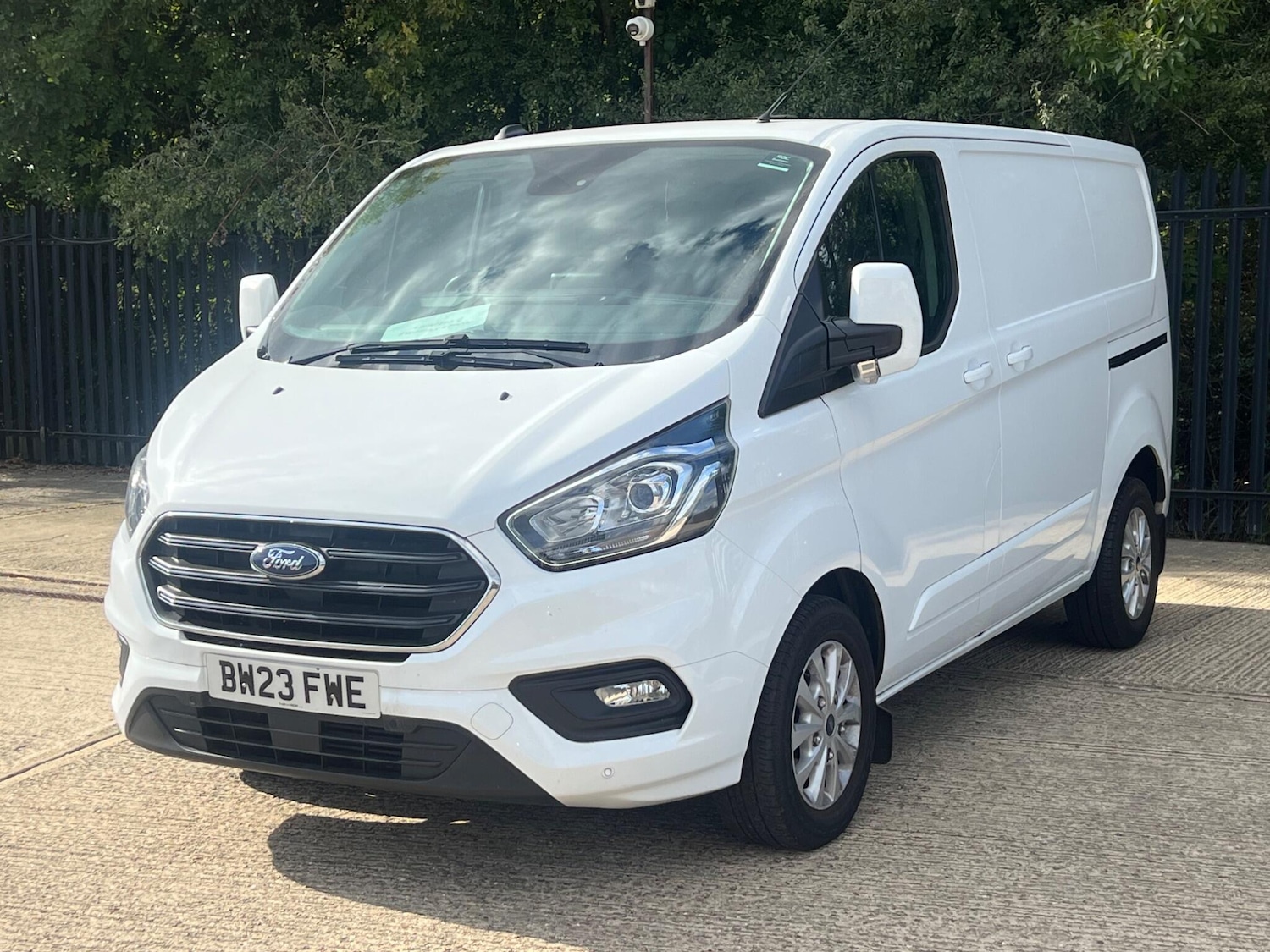 Used Ford Transit Custom 2023 for sale - 76099454: Photo 1