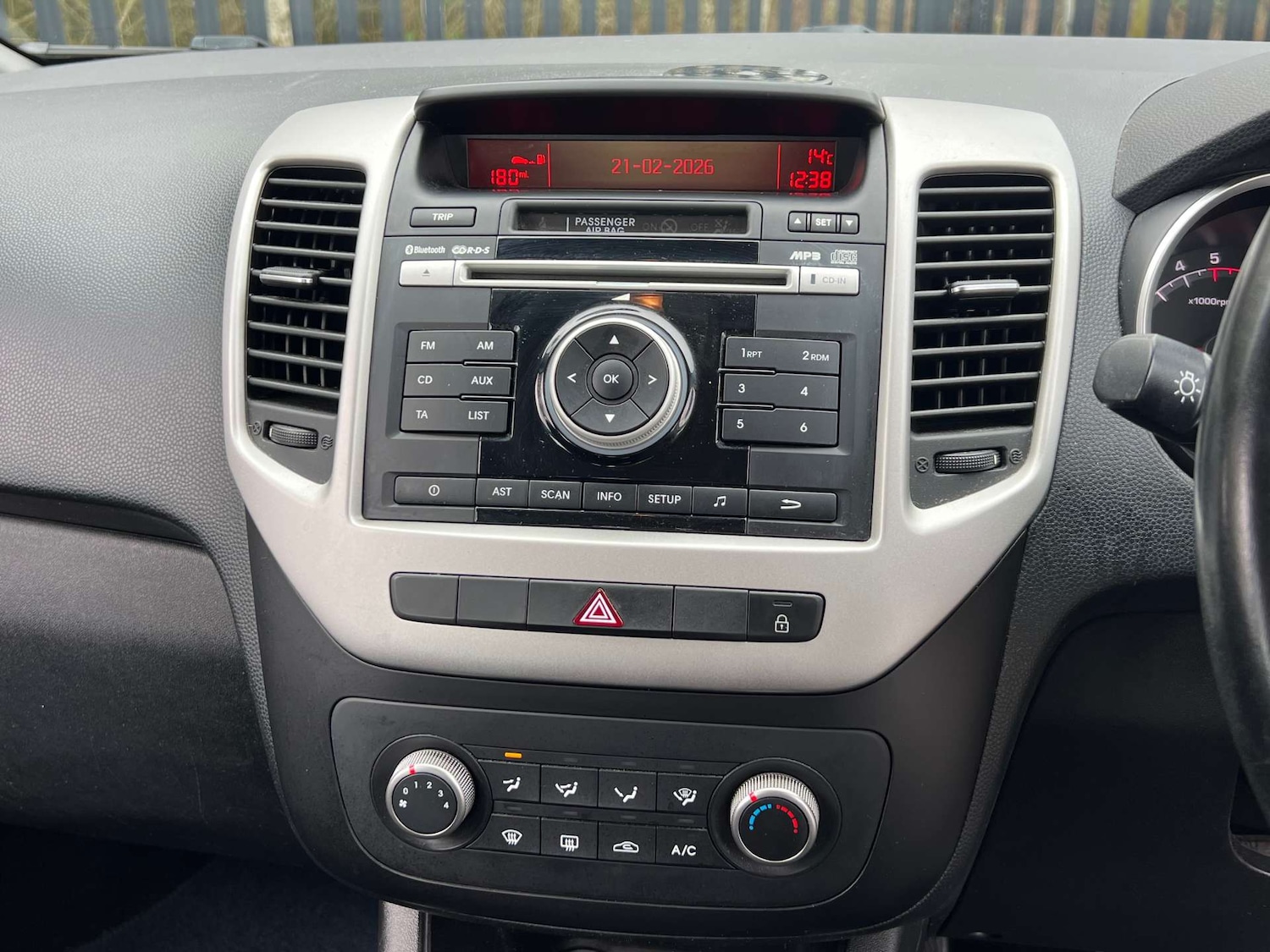 Used Kia Venga 2015 for sale - 77601957: Photo 7