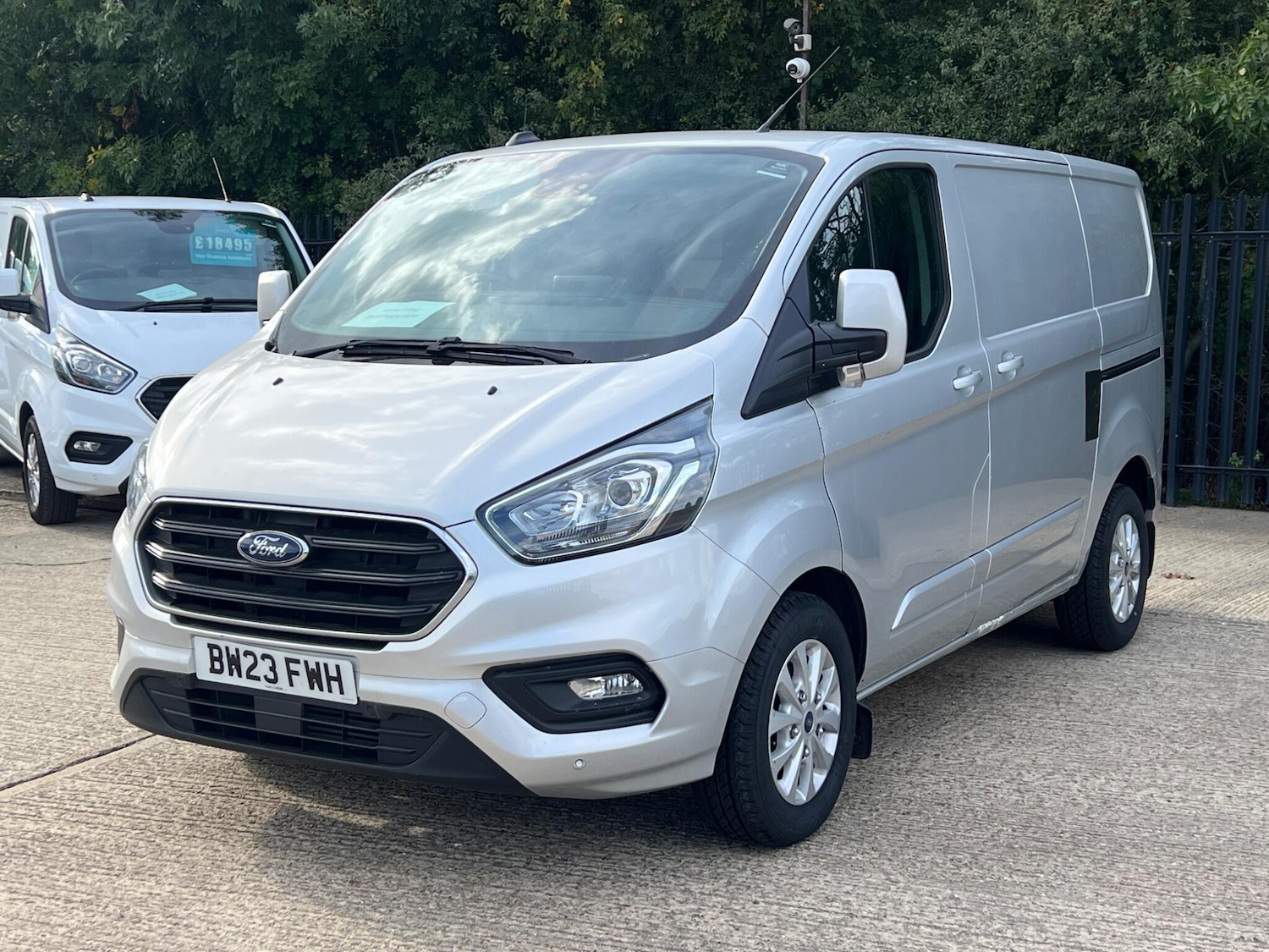 Used Ford Transit Custom 2023 for sale - 76099145: Photo 1