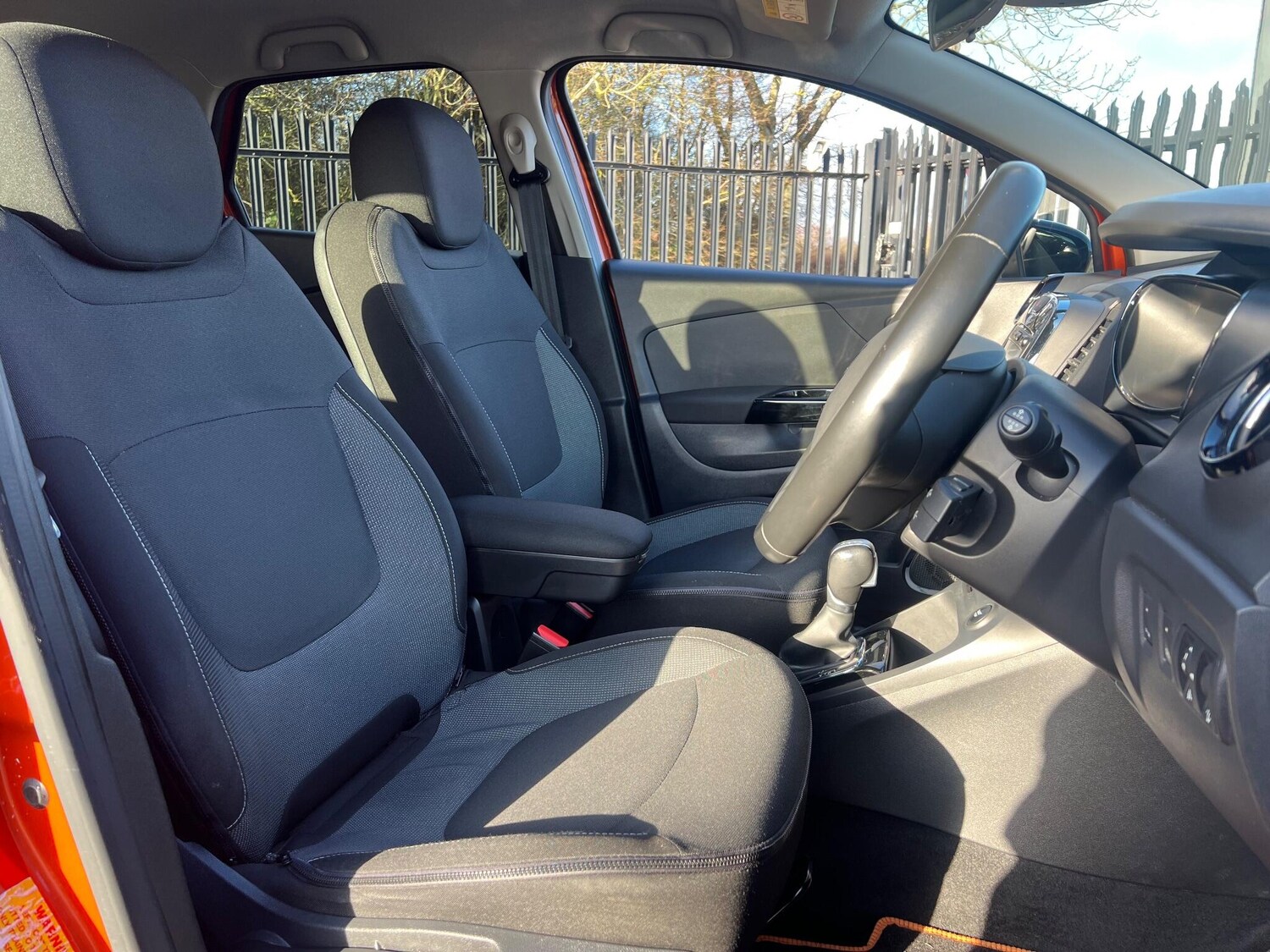 Used Renault Captur for sale - 77156127: Photo 23