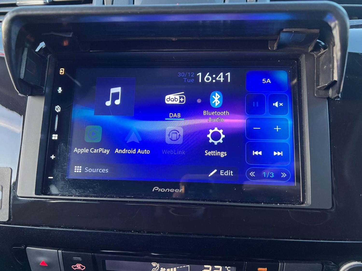 Used Nissan Navara 2018 for sale - 77350970: Photo 5