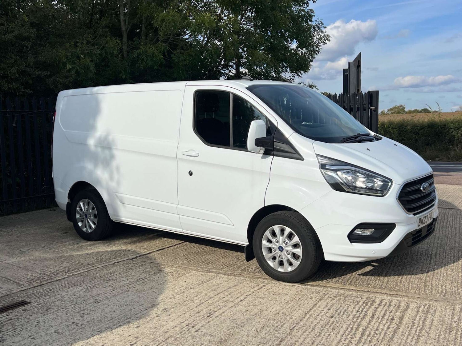 Used Ford Transit Custom 2023 for sale - 77350981: Photo 3