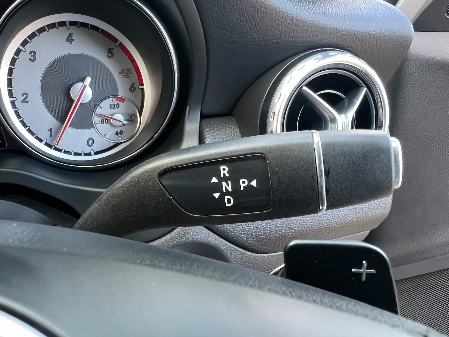 Used Mercedes-Benz GLA 2014 for sale - 76992973: Photo 8