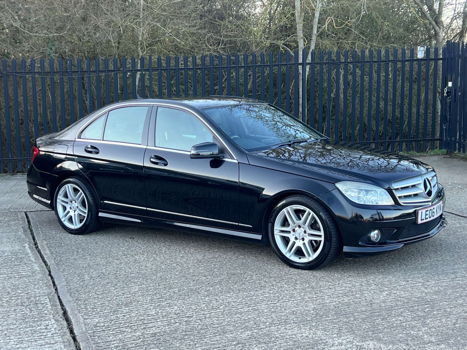 Used Mercedes-Benz C Class 2009 for sale - 77717756: Photo 3