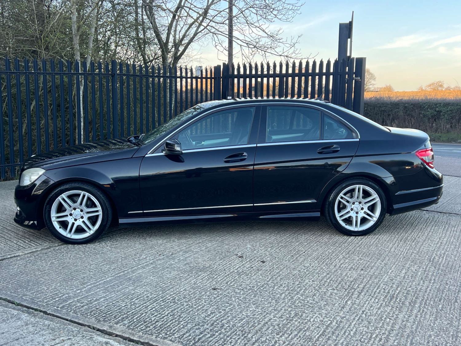 Used Mercedes-Benz C Class 2009 for sale - 77717756: Photo 8