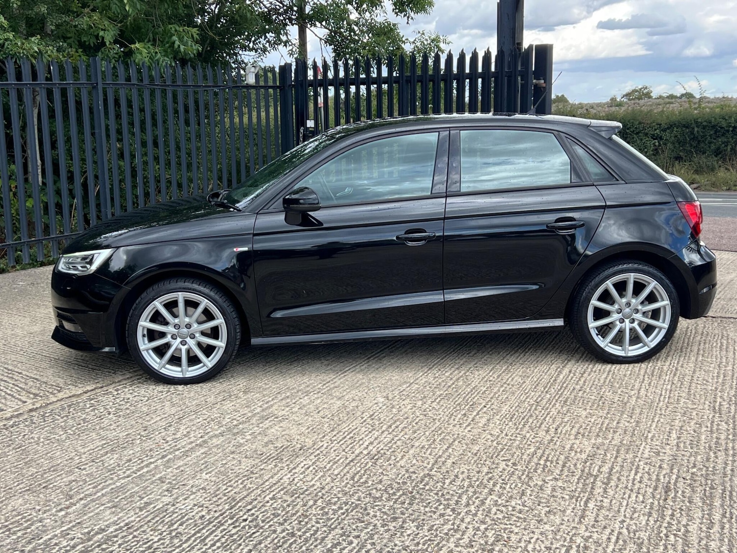 Used Audi A1 2016 for sale - 75838452: Photo 13