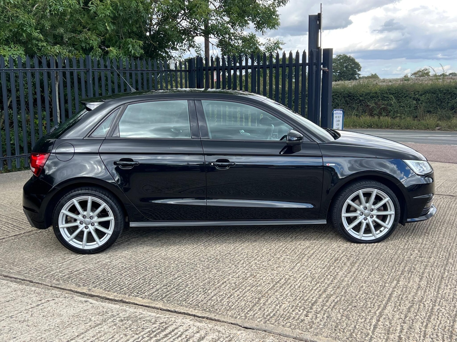Used Audi A1 2016 for sale - 75838452: Photo 14