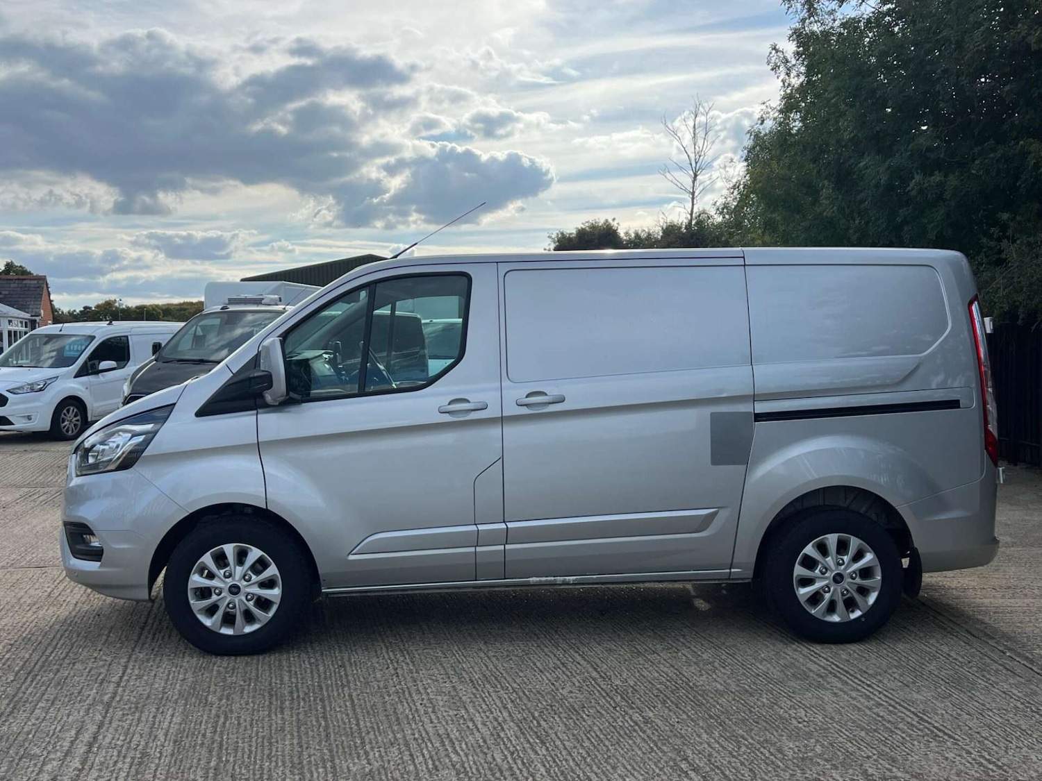 Used Ford Transit Custom 2023 for sale - 77350985: Photo 11