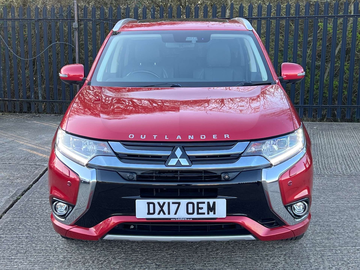 Used Mitsubishi Outlander 2017 for sale - 77931995: Photo 2