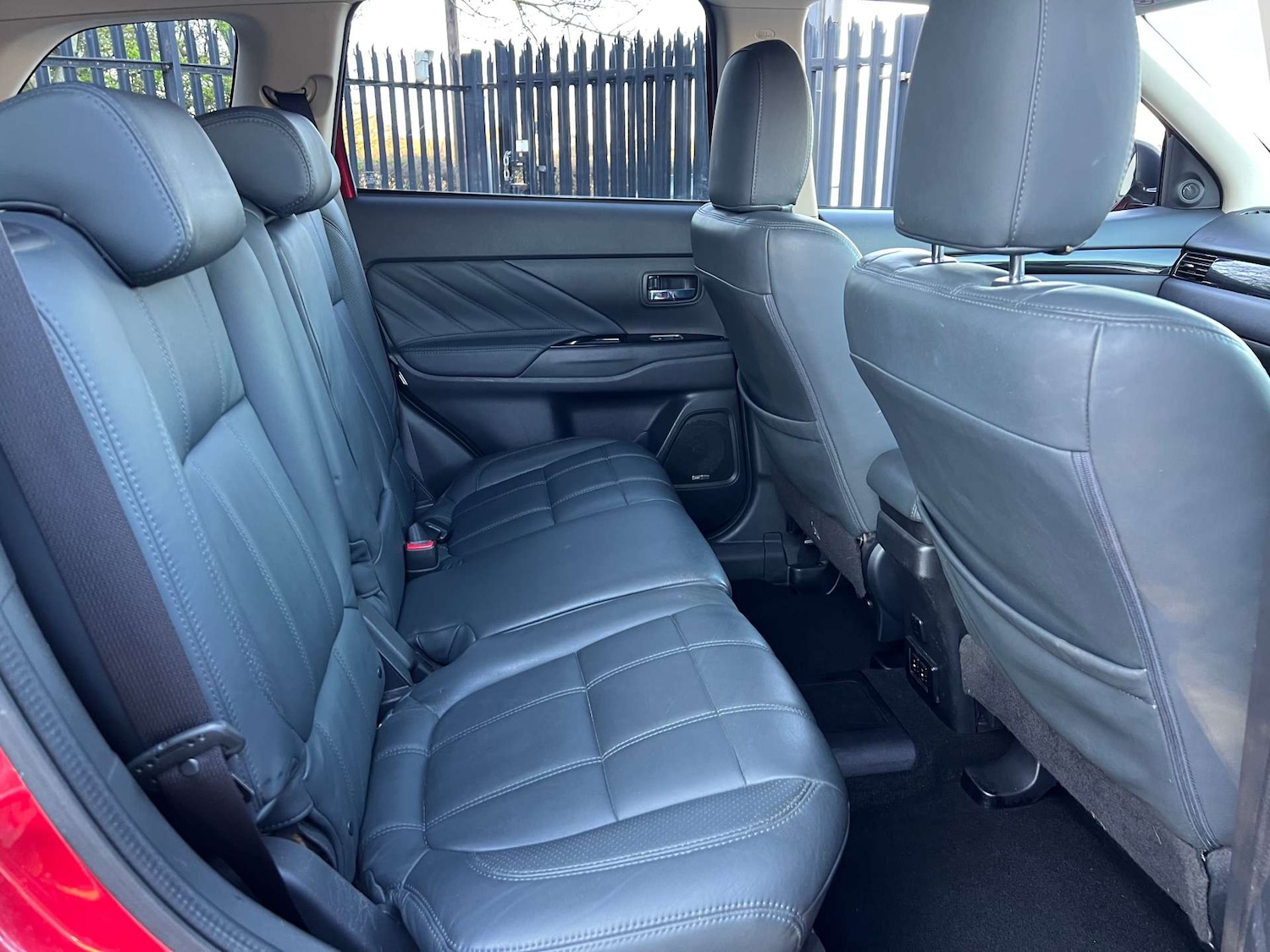 Used Mitsubishi Outlander 2017 for sale - 77931995: Photo 27