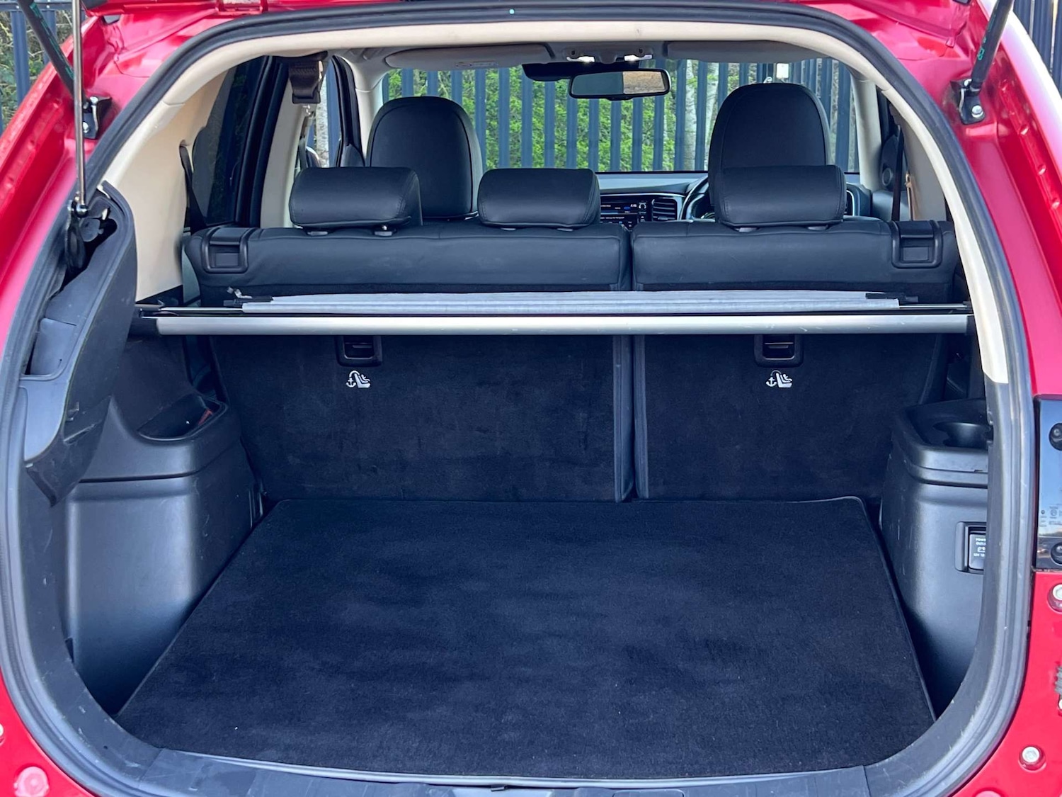 Used Mitsubishi Outlander 2017 for sale - 77931995: Photo 28