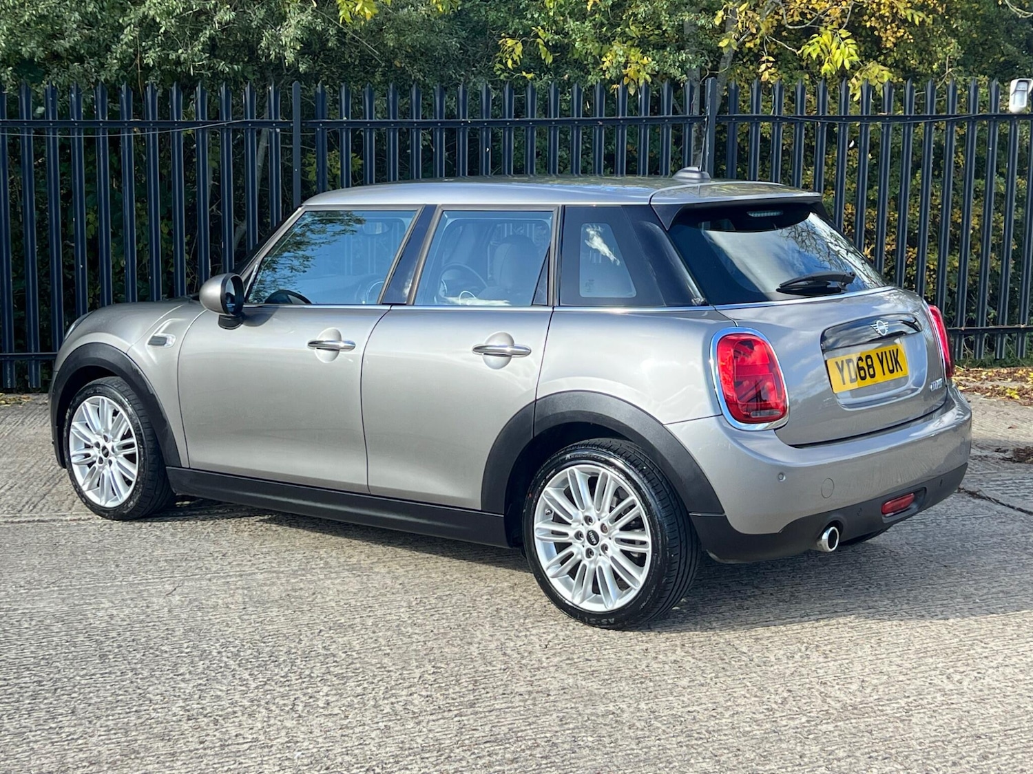 Used MINI Hatch 2018 for sale - 76349489: Photo 12