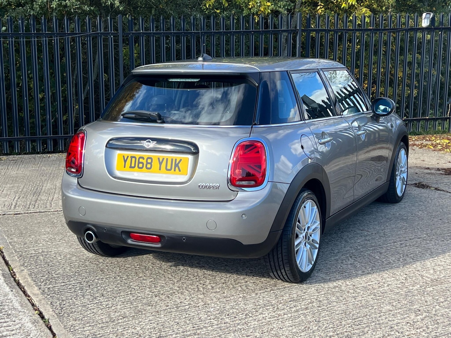Used MINI Hatch 2018 for sale - 76349489: Photo 20
