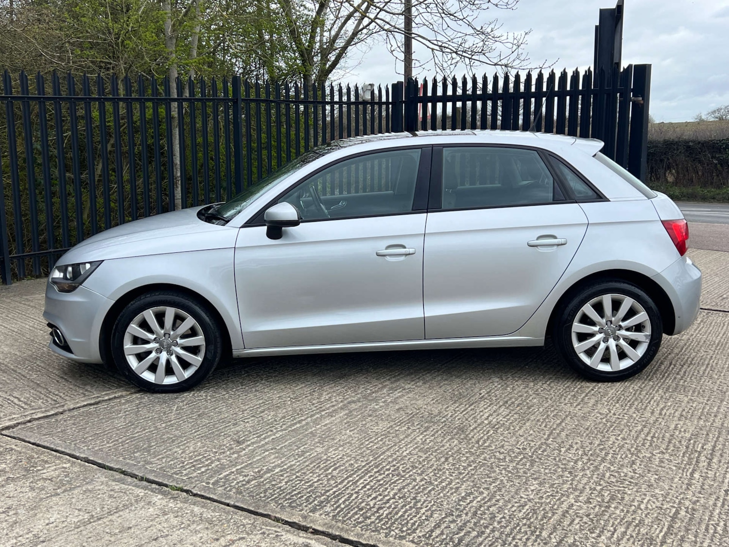Used Audi A1 2012 for sale - 77931978: Photo 5