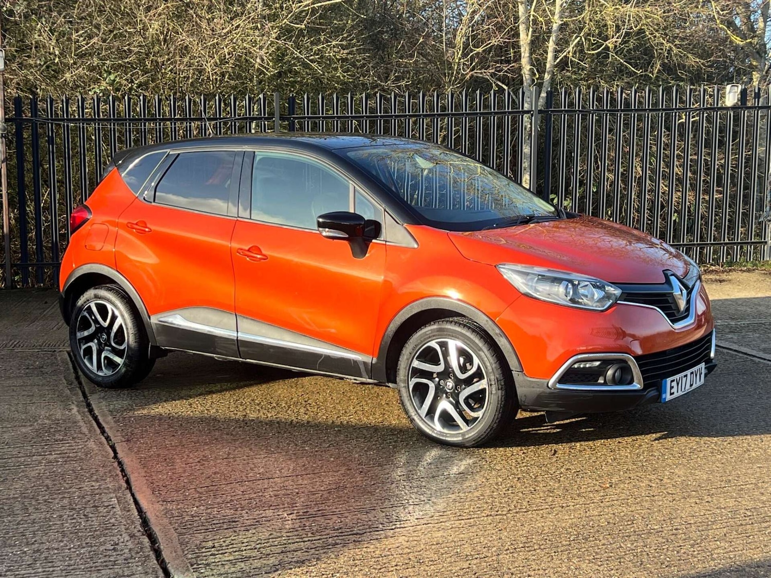 Used Renault Captur 2017 for sale - 77350965: Photo 3