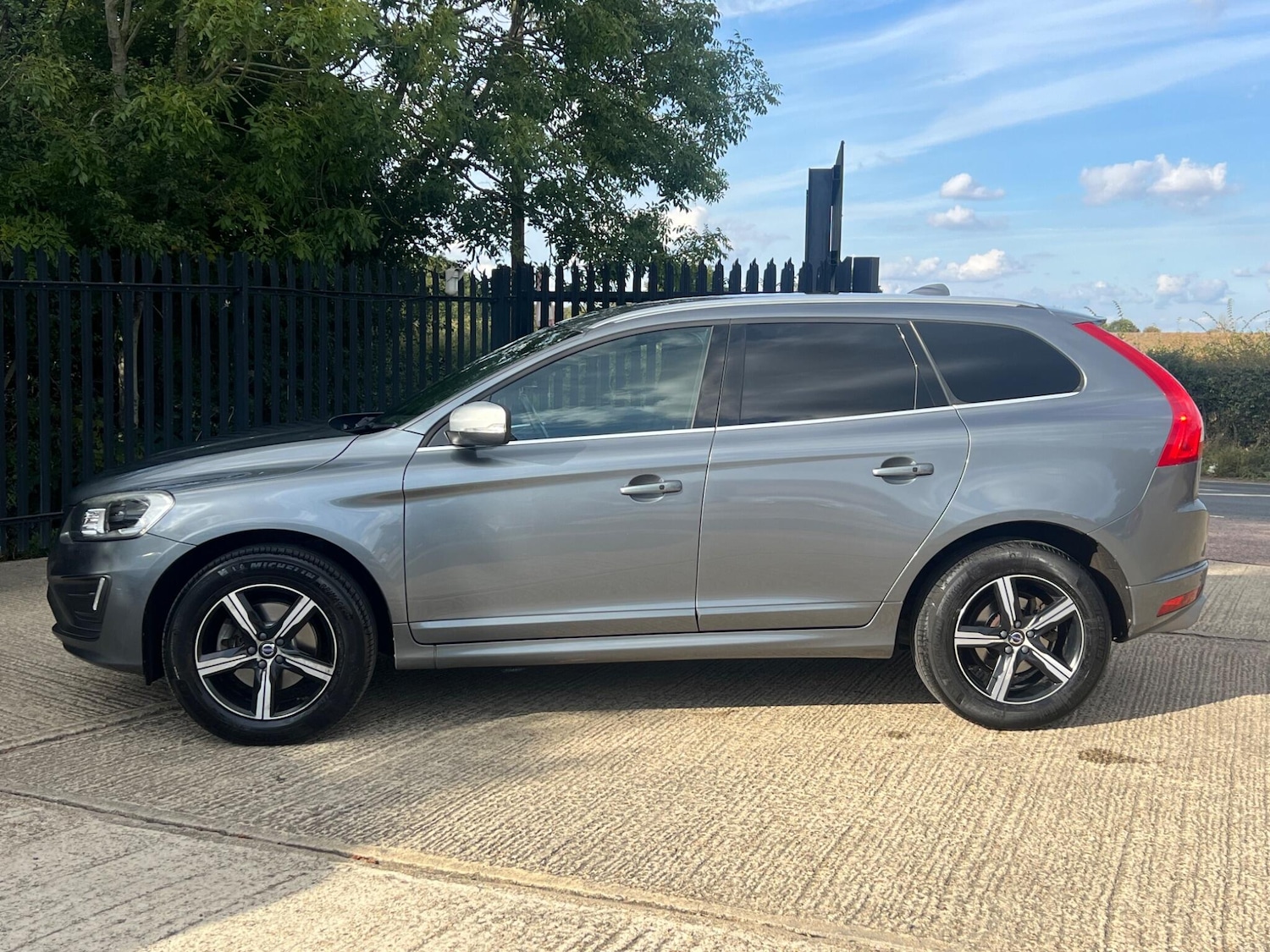 Used Volvo XC60 2017 for sale - 76059682: Photo 14