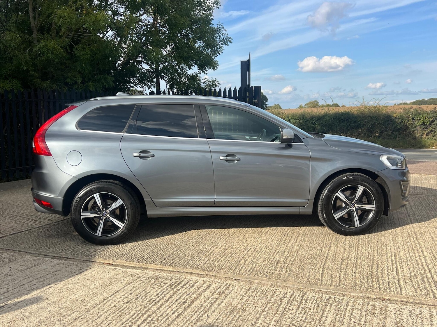 Used Volvo XC60 2017 for sale - 76059682: Photo 15