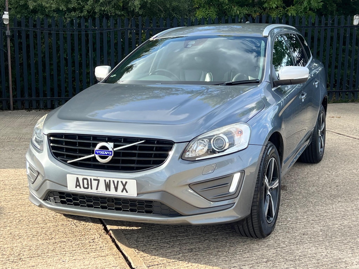 Used Volvo XC60 2017 for sale - 76059682: Photo 17