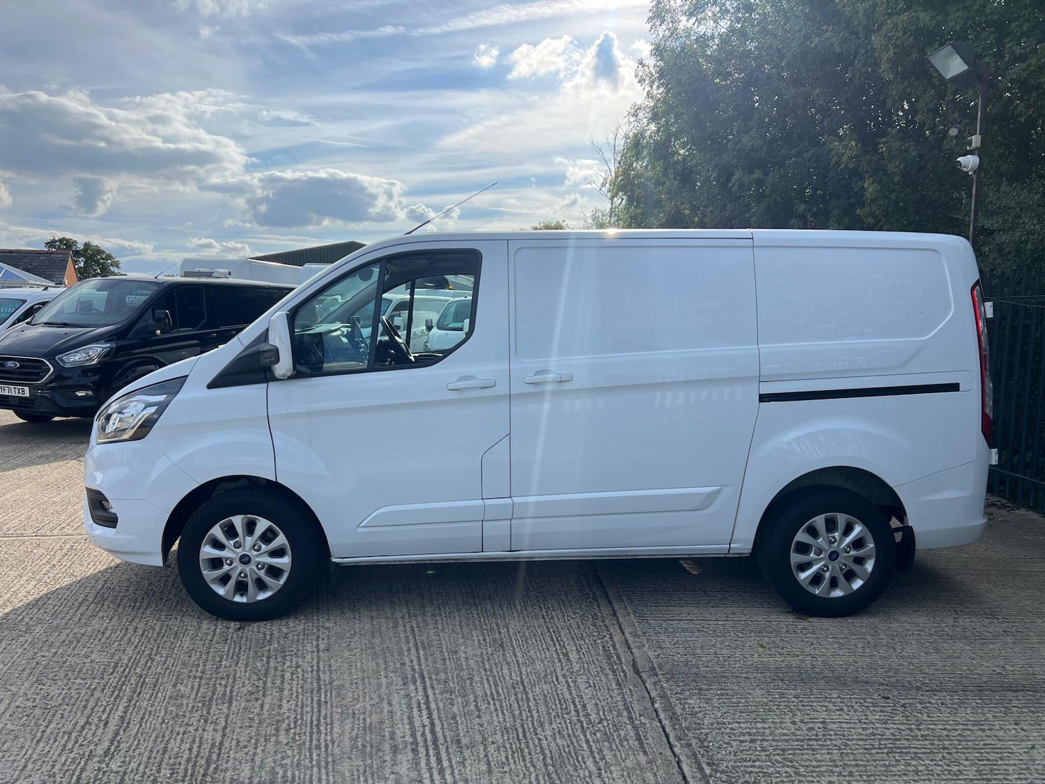 Used Ford Transit Custom for sale - 76995882: Photo 17