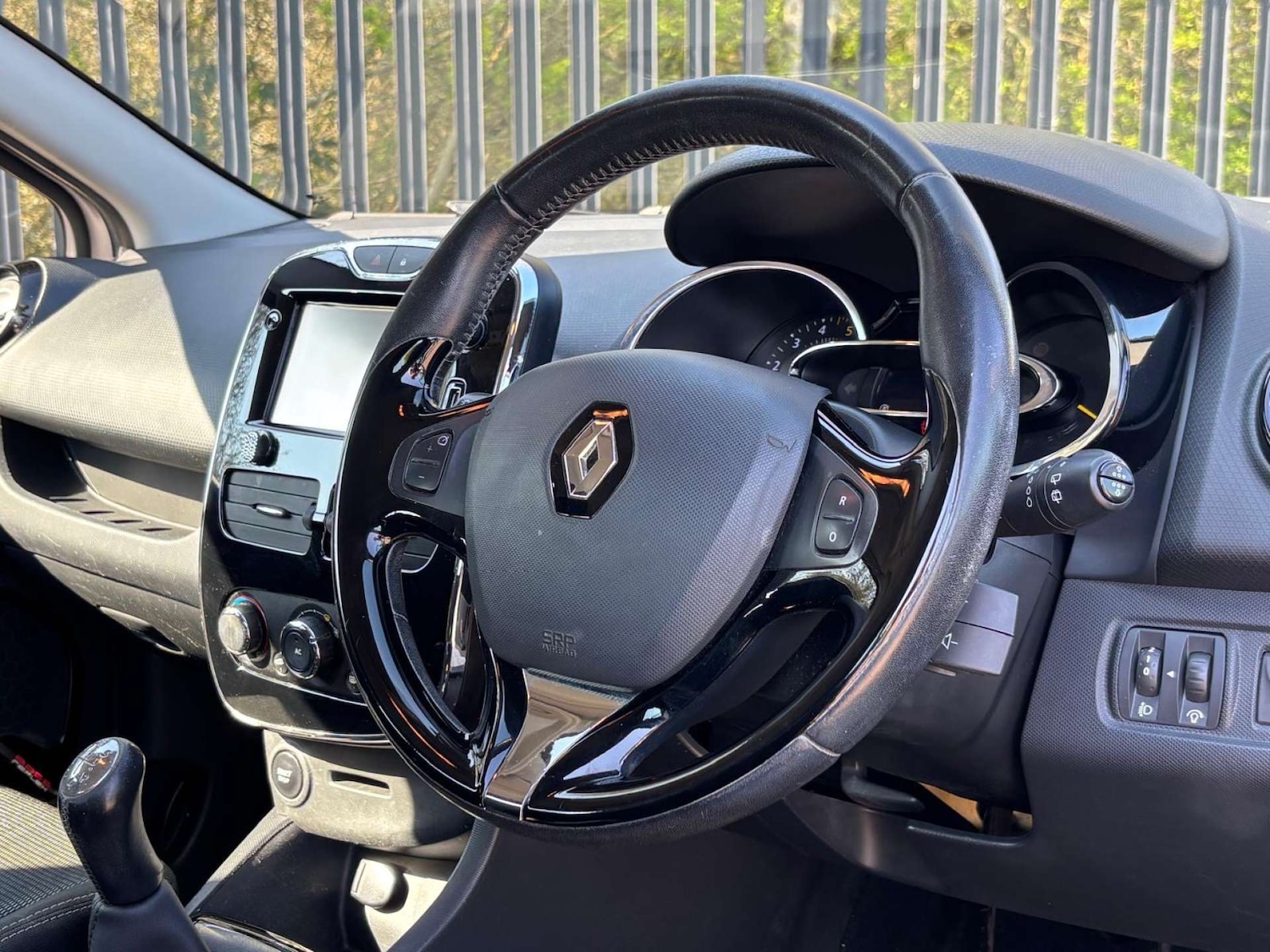 Used Renault Clio 2015 for sale - 77963161: Photo 20