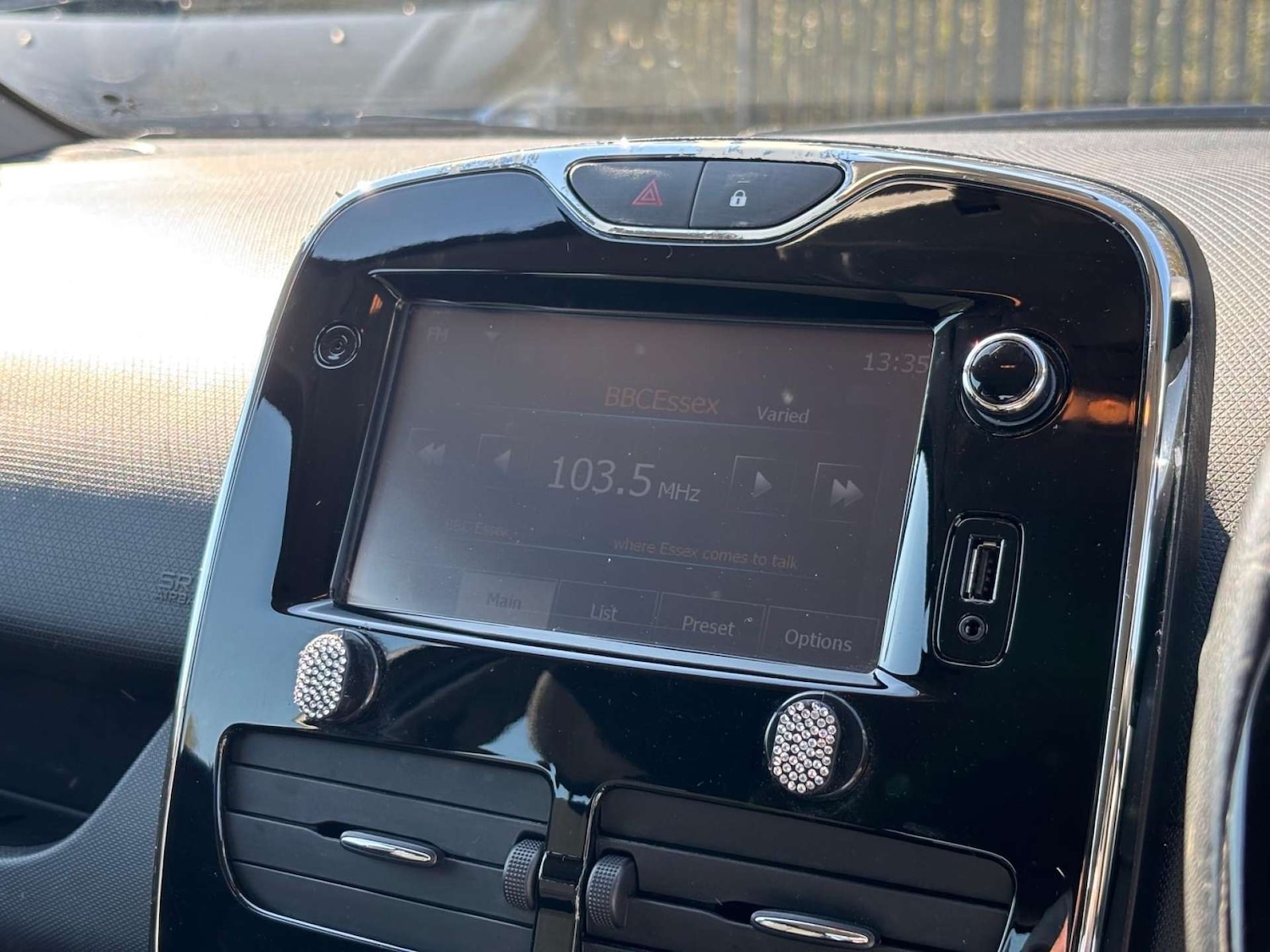 Used Renault Clio 2015 for sale - 77963161: Photo 22