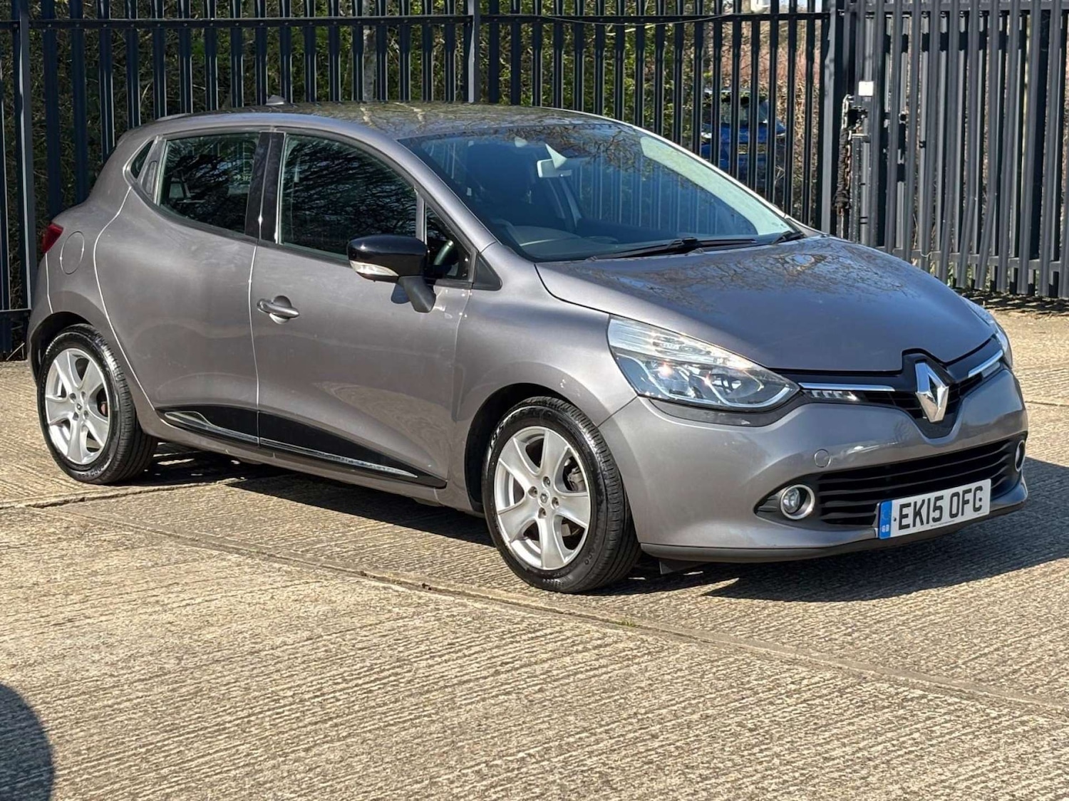 Used Renault Clio 2015 for sale - 77963161: Photo 3