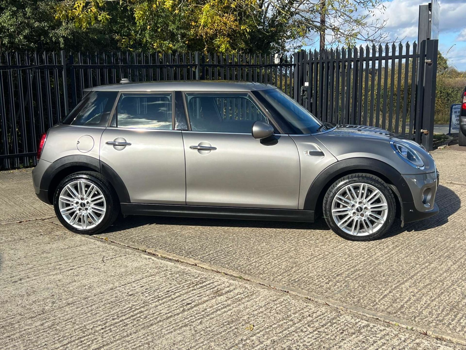 Used MINI Hatch 2018 for sale - 77350976: Photo 14