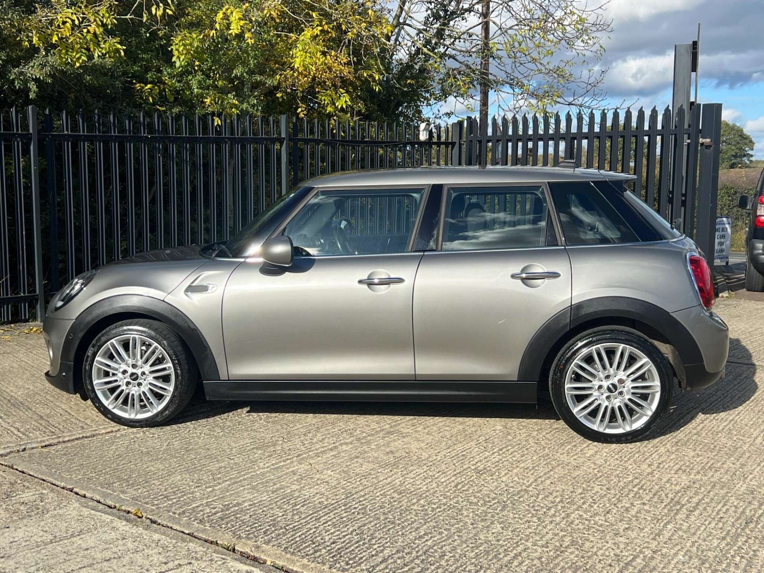 Used MINI Hatch 2018 for sale - 77350976: Photo 15