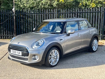 Used MINI Hatch 2018 for sale - 77350976: Photo