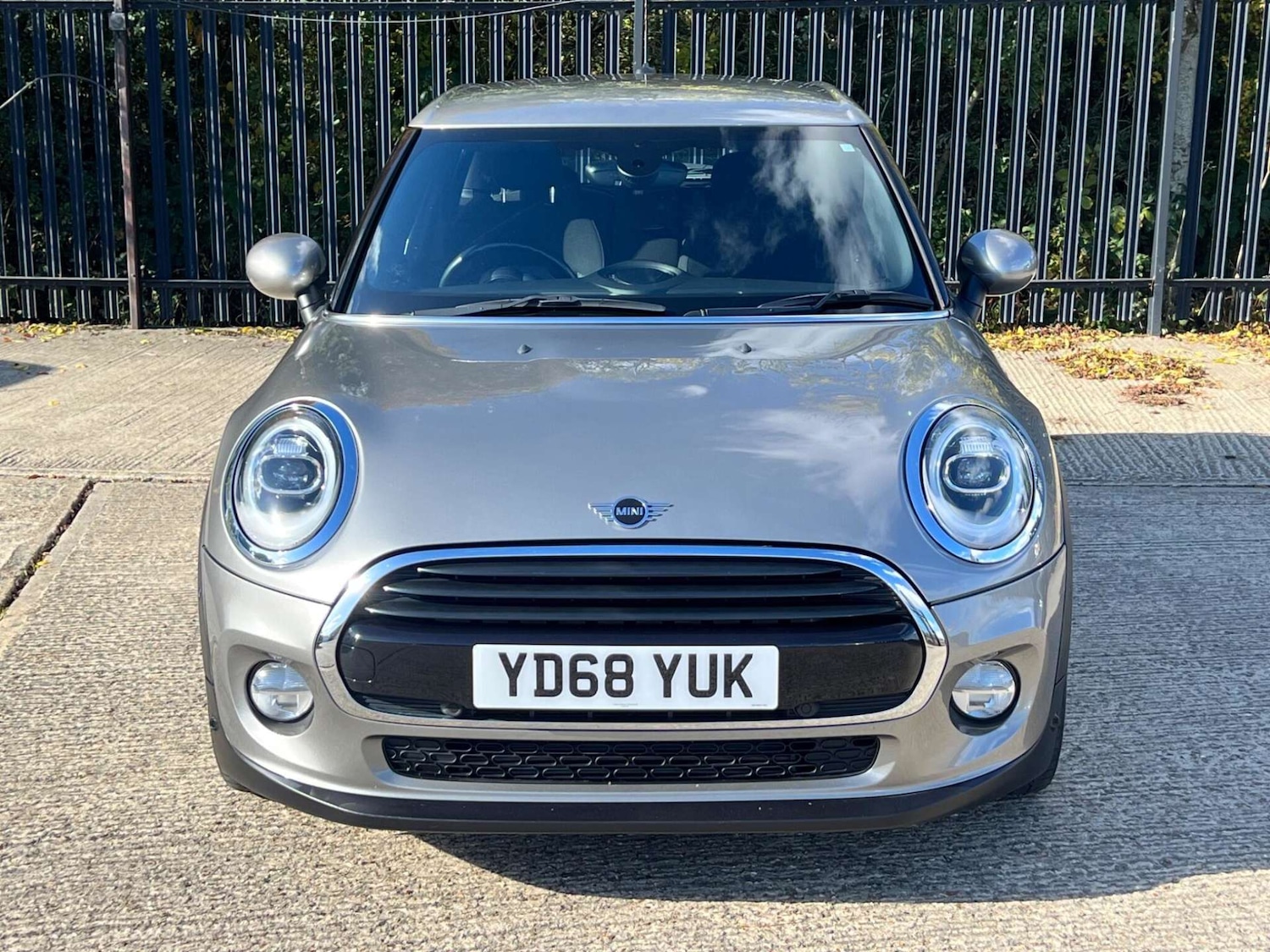 Used MINI Hatch 2018 for sale - 77350976: Photo 2