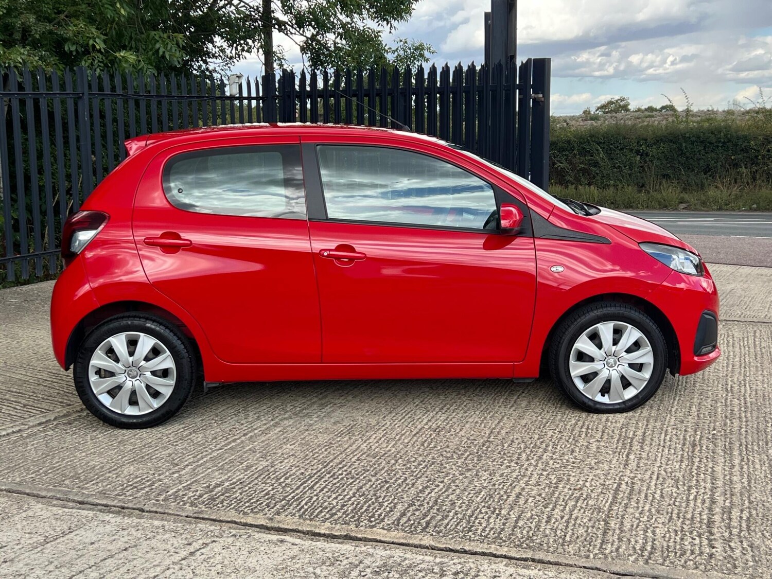 Used Peugeot 108 2018 for sale - 75915241: Photo 13