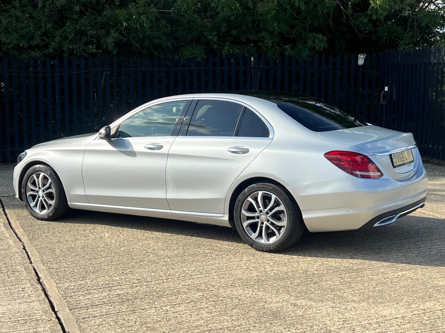 Used Mercedes-Benz C Class 2015 for sale - 75782384: Photo 12