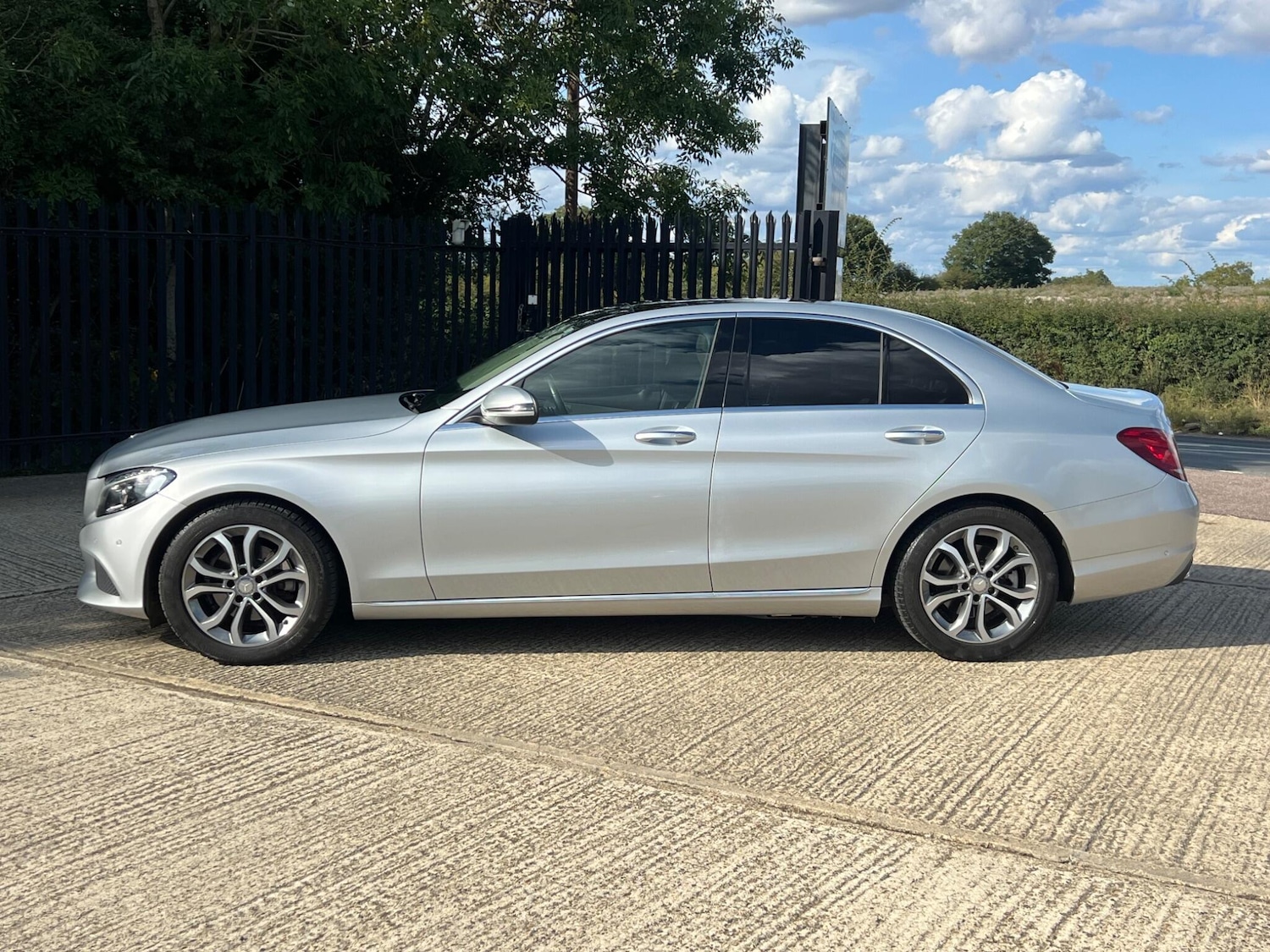 Used Mercedes-Benz C Class 2015 for sale - 75782384: Photo 14