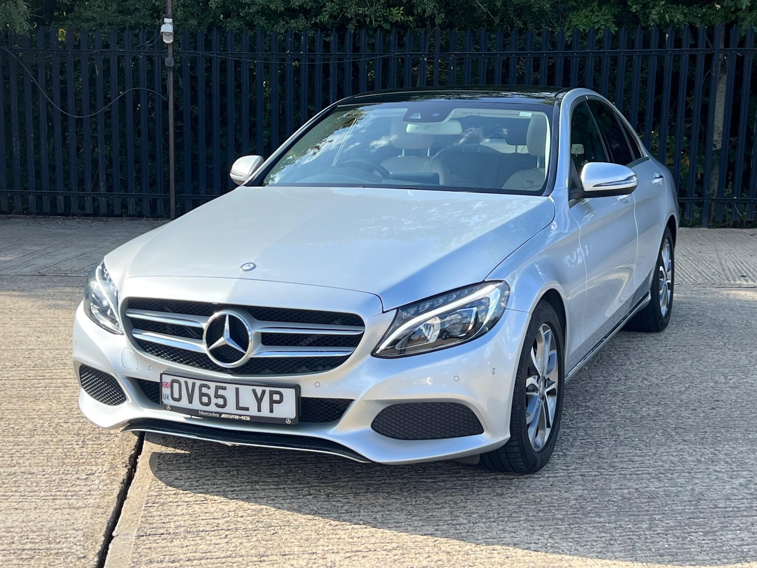 Used Mercedes-Benz C Class 2015 for sale - 75782384: Photo 17