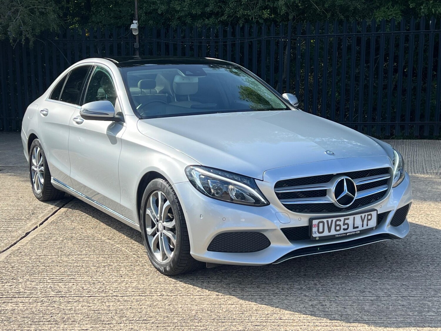 Used Mercedes-Benz C Class 2015 for sale - 75782384: Photo 19