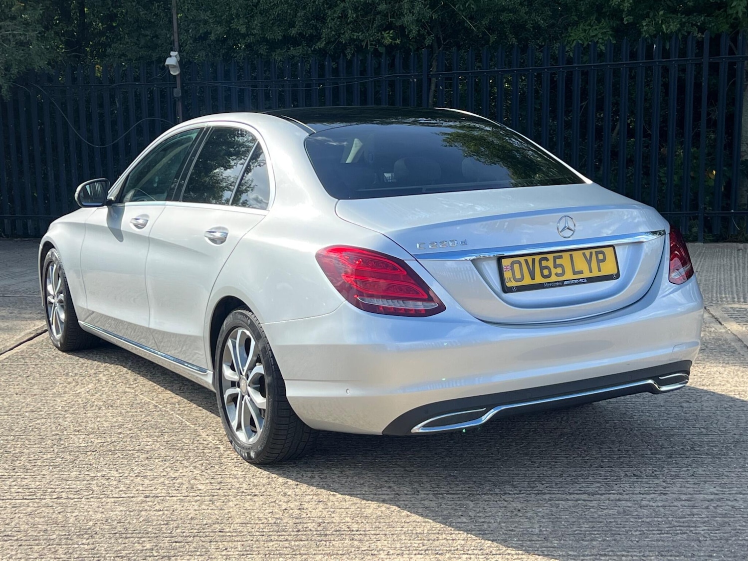 Used Mercedes-Benz C Class 2015 for sale - 75782384: Photo 20
