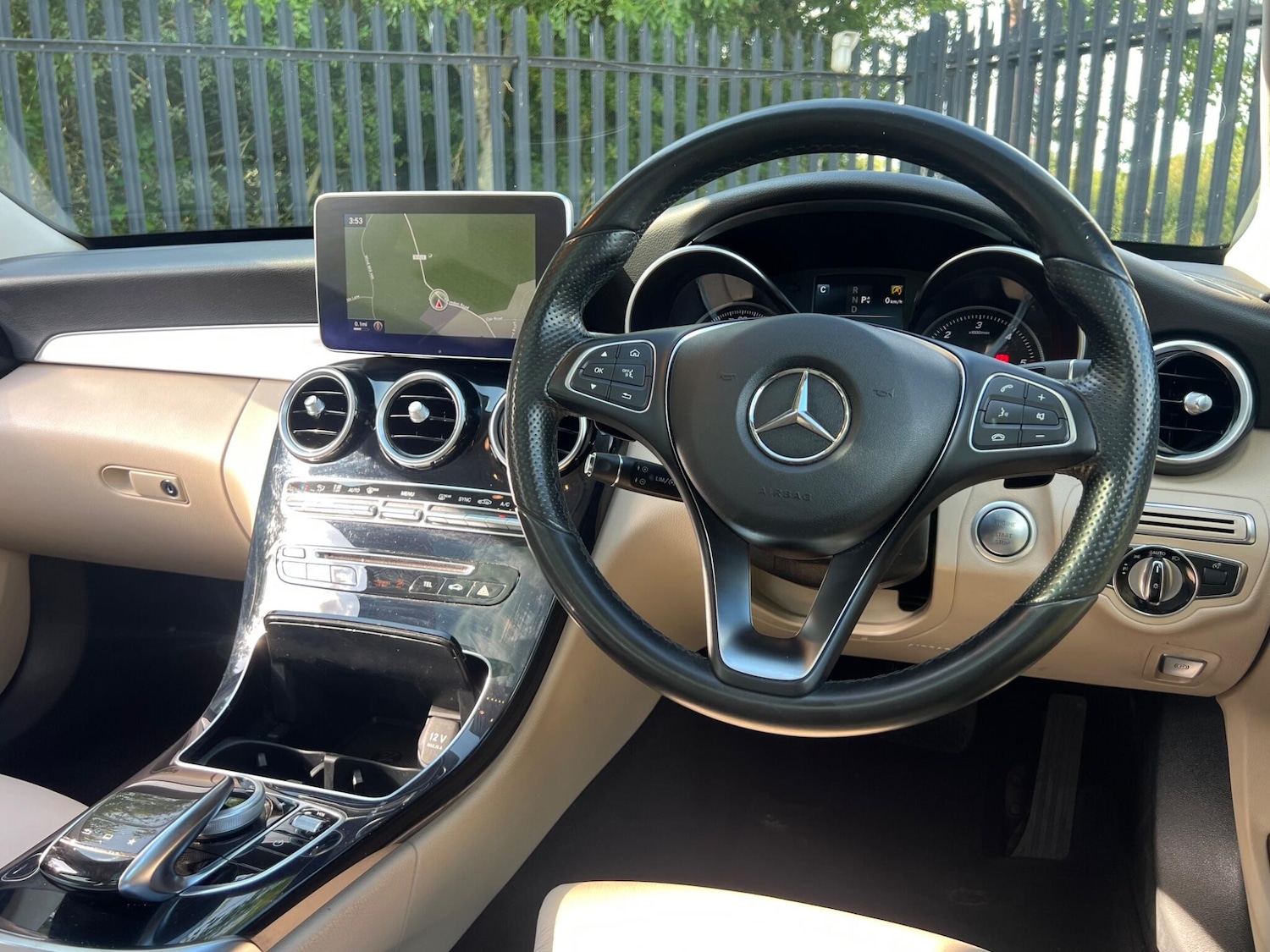 Used Mercedes-Benz C Class 2015 for sale - 75782384: Photo 25