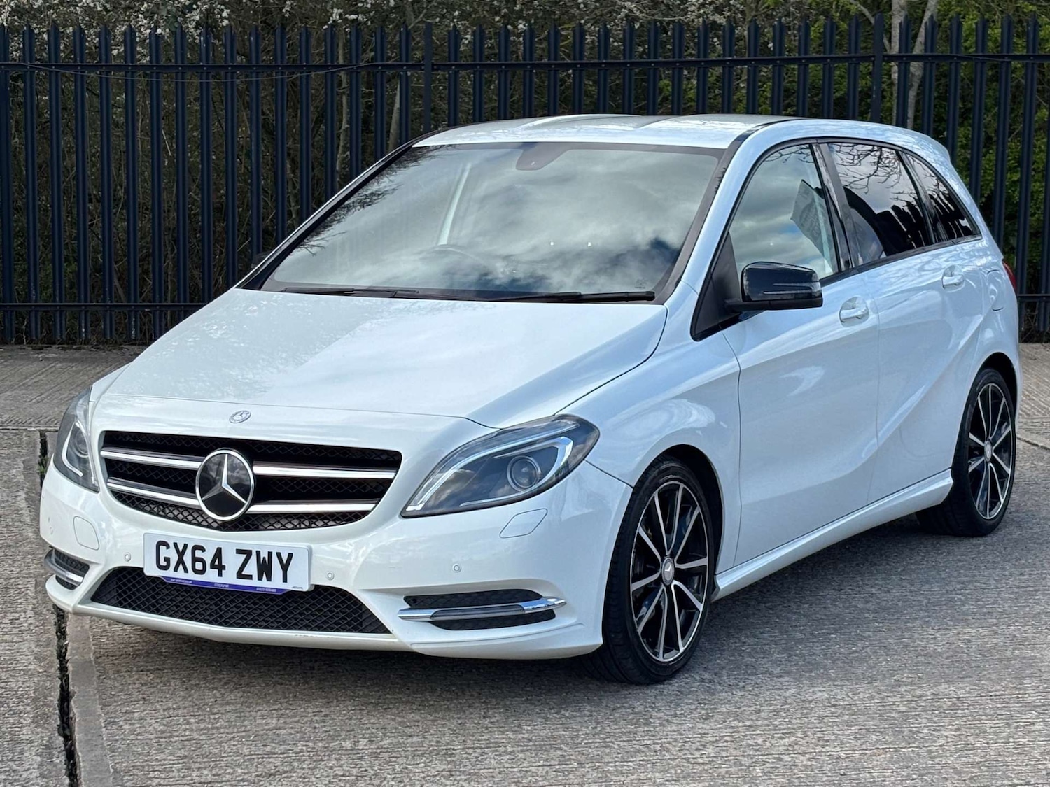 Used Mercedes-Benz B Class 2014 for sale - 78027727: Photo 2